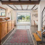 Four-bedroom In Врсар