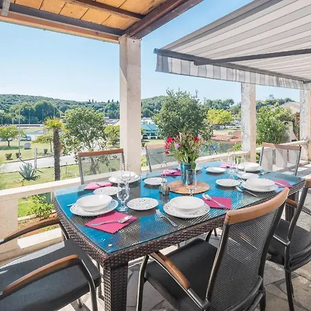 Σπίτι διακοπών Four-bedroom In