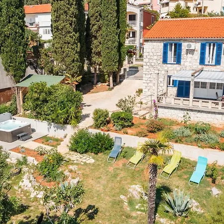 Holiday home Lovely In With Jacuzzi Vrsar