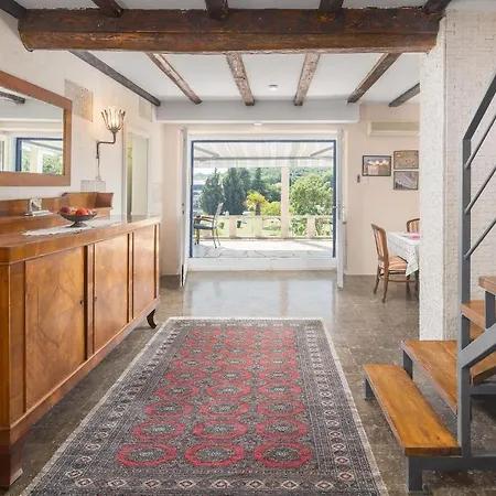 Four-bedroom In Vrsar