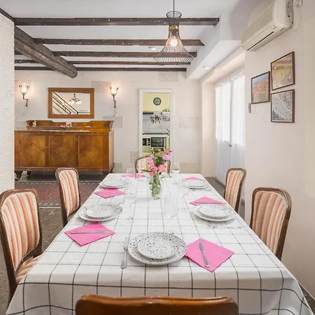 Four-bedroom In * Vrsar
