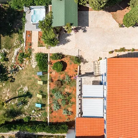 Four-bedroom In Дом отдыха Врсар